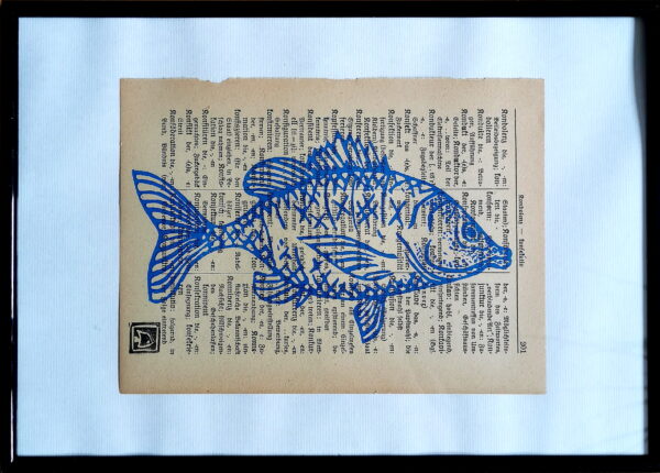 Linoldruck Fisch Snapper blau auf Buchseite - Image 2